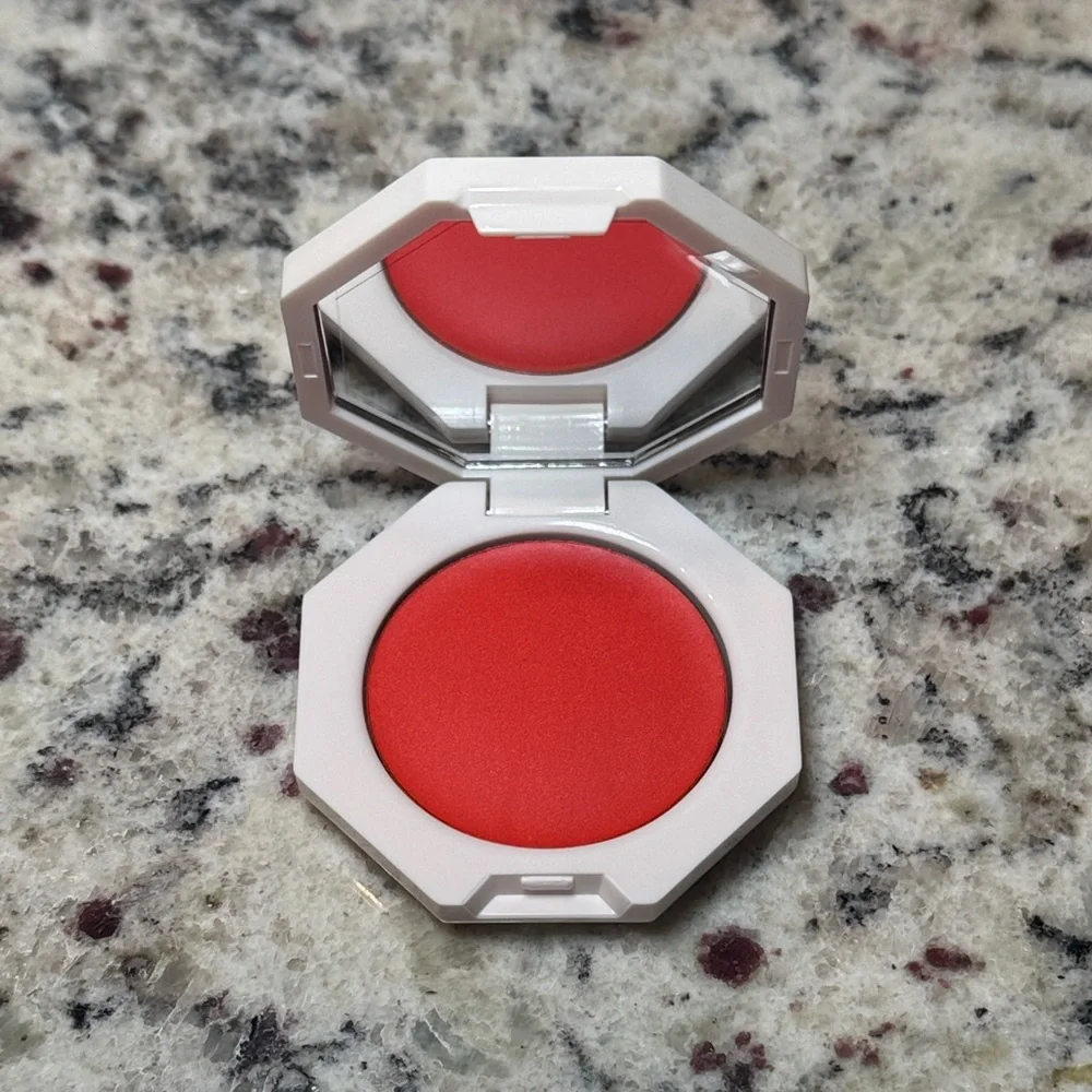 Fenty Big Melons Cheeks Out Cream Blush